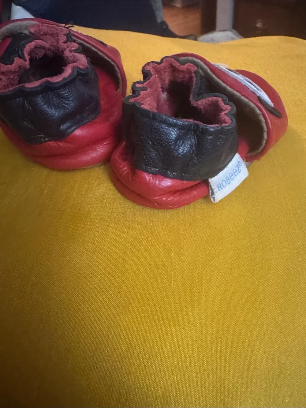 Robeez soft red